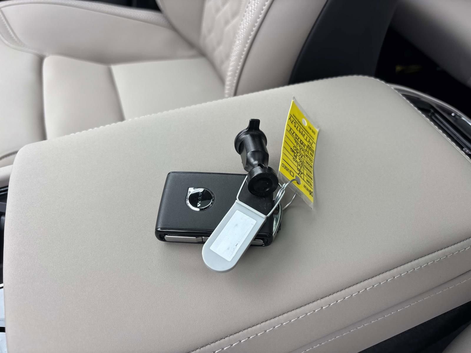 New 2026 Volvo XC90 B6 Plus w/ Protection Package Premier image 34