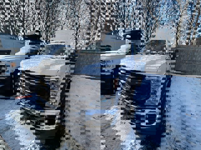 Used 2022 Ford F550 4x4 Regular Cab Super Duty image 3