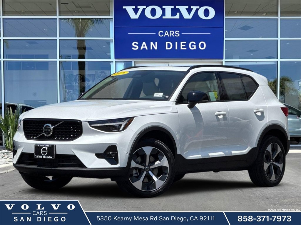 New 2025 Volvo XC40 B5 Plus w/ Protection Package Premier
