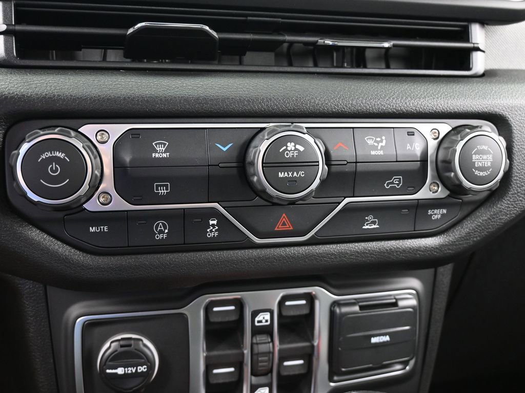 New 2026 Jeep Gladiator Sport AWD/4WD image 19
