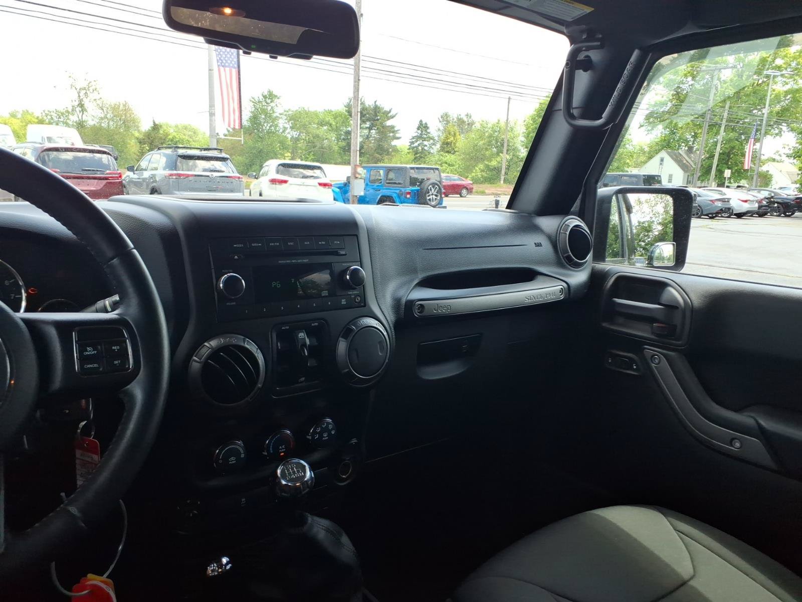 Certified 2018 Jeep Wrangler Unlimited Sport S AWD/4WD image 19