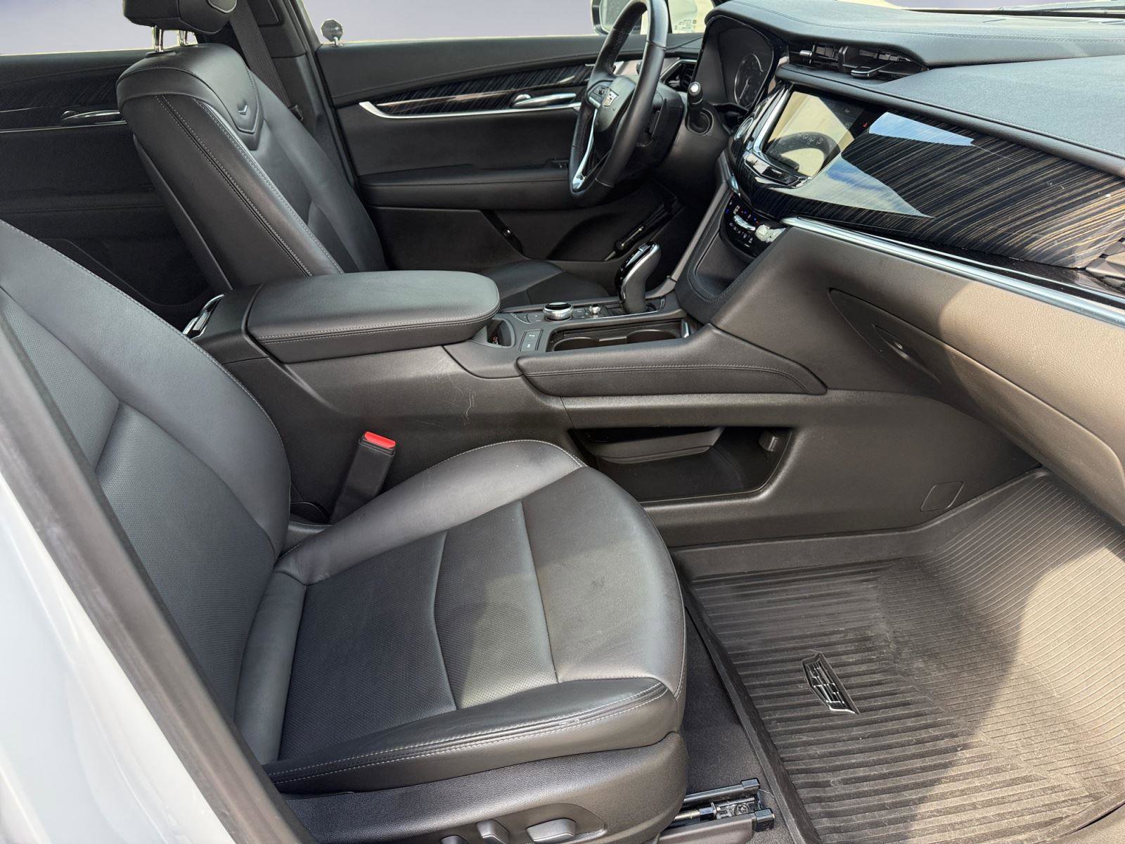Used 2024 Cadillac XT6 Premium Luxury image 20
