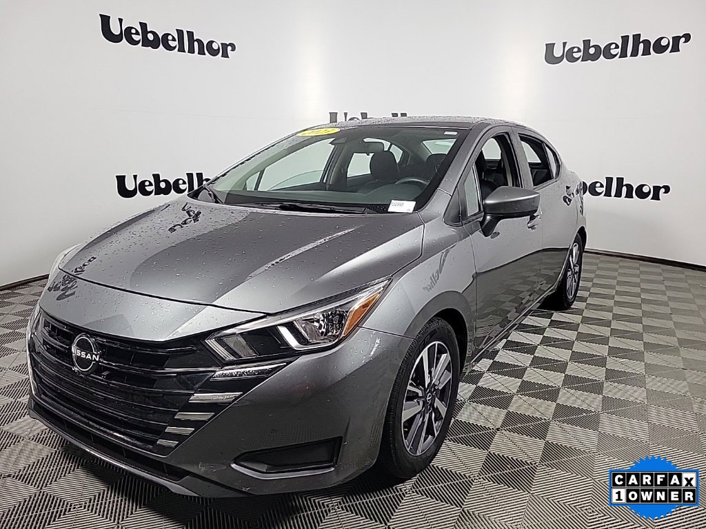 Used 2023 Nissan Versa SV image 3