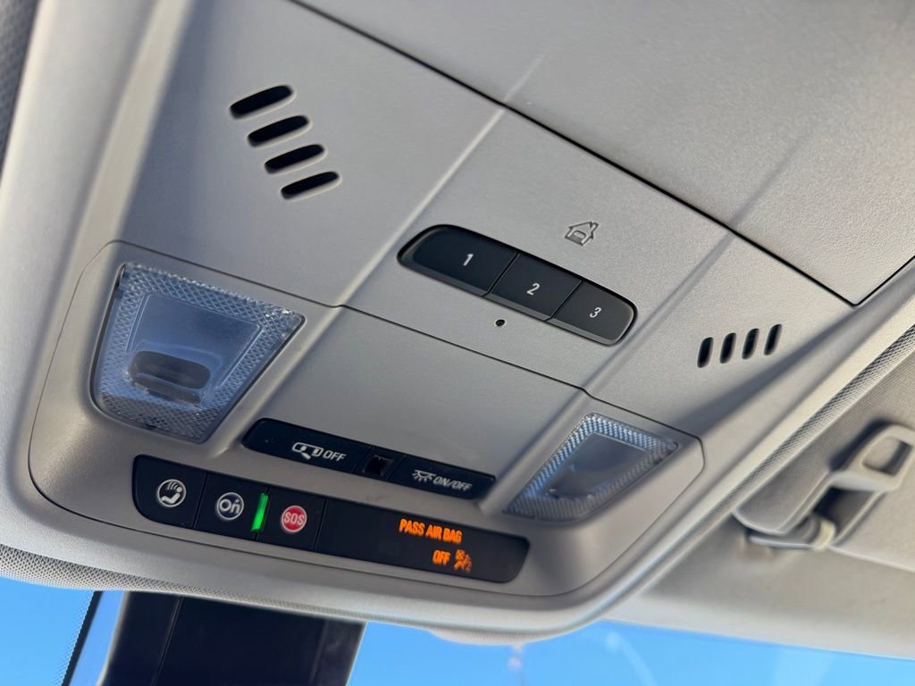 Used 2024 GMC Terrain SLT image 22