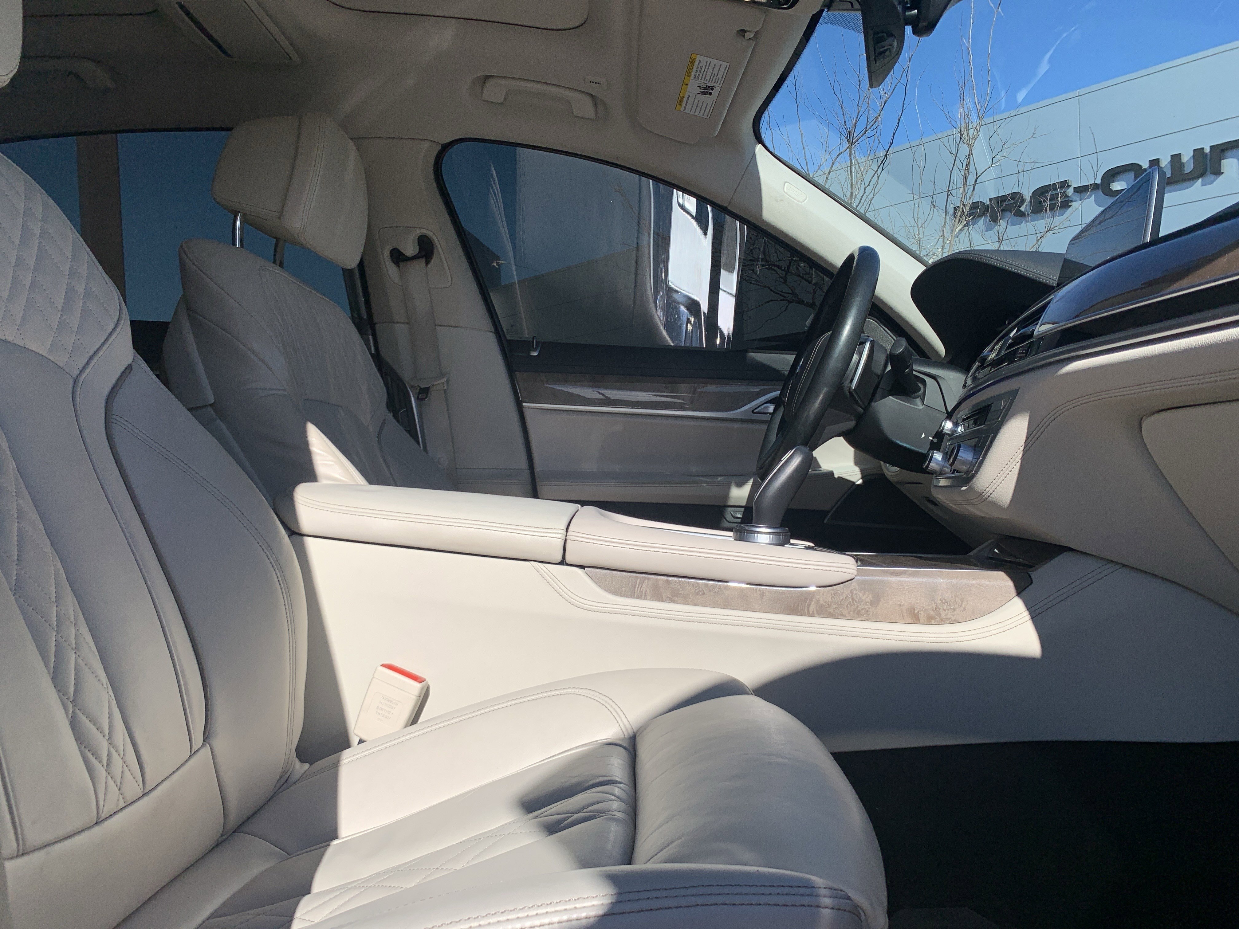 Used 2020 BMW 740i w/ Premium Package image 35