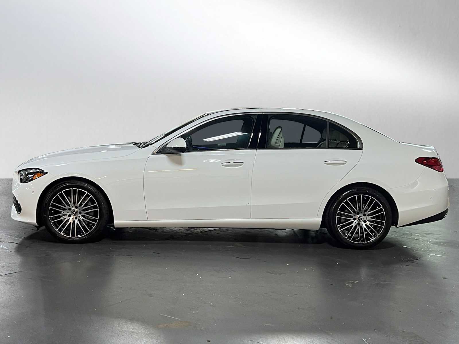 Used 2025 Mercedes-Benz C 300 4MATIC Sedan image 6