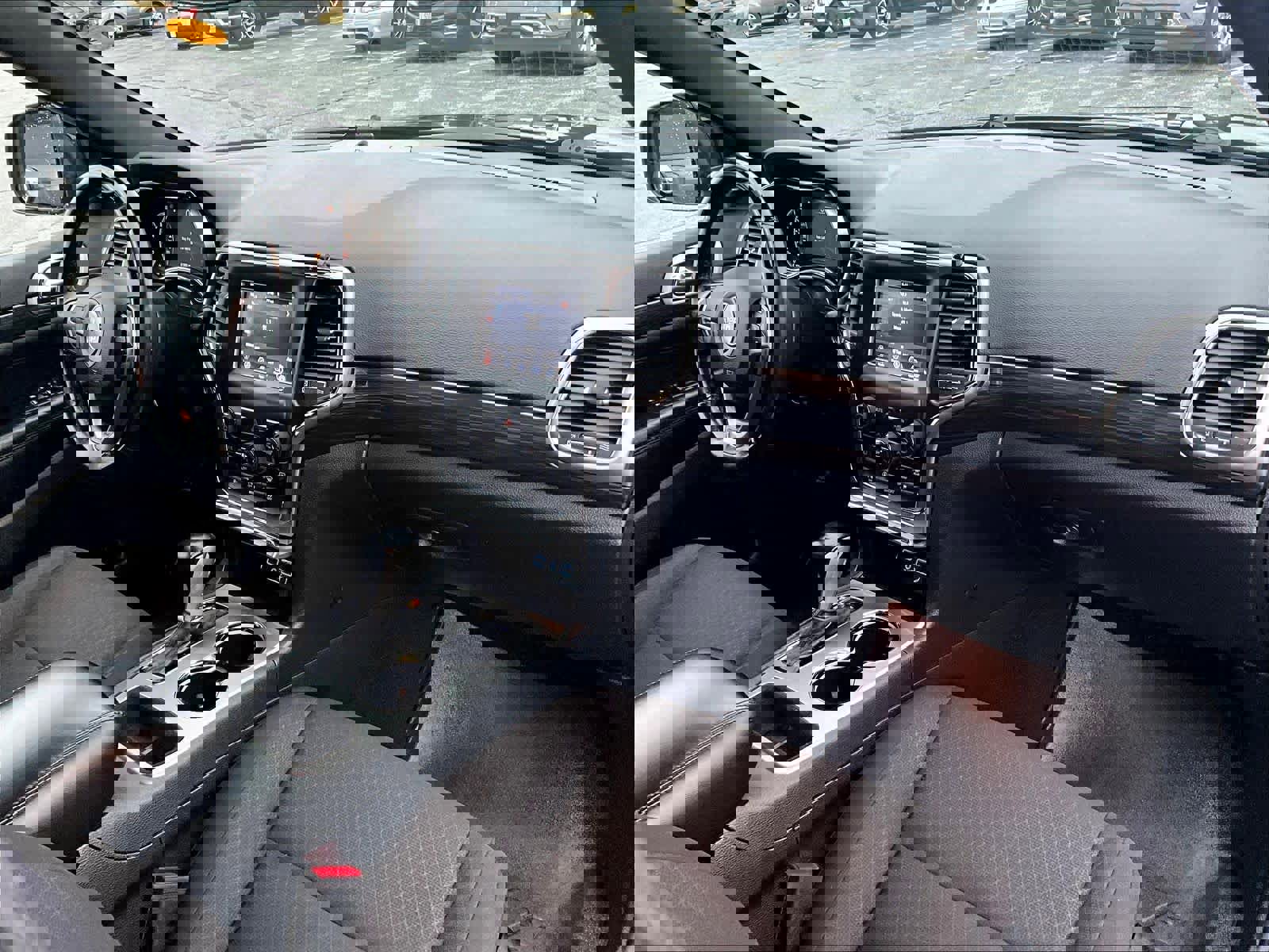 Used 2020 Jeep Grand Cherokee Laredo image 21