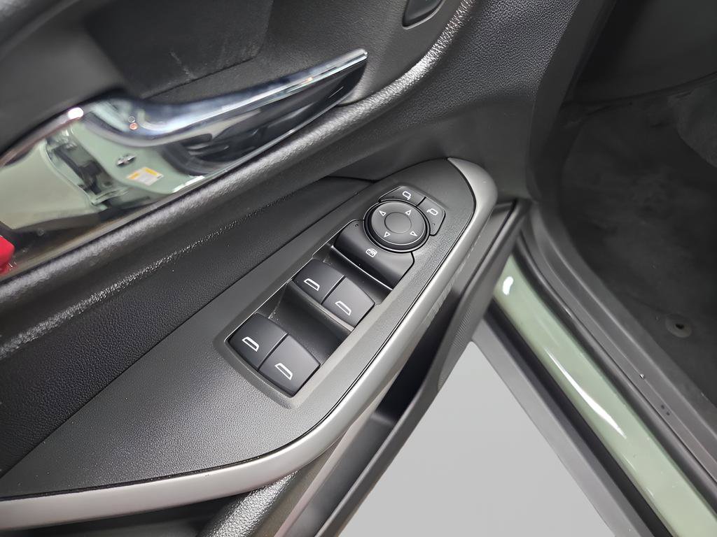 Used 2024 Chevrolet Trax RS image 19