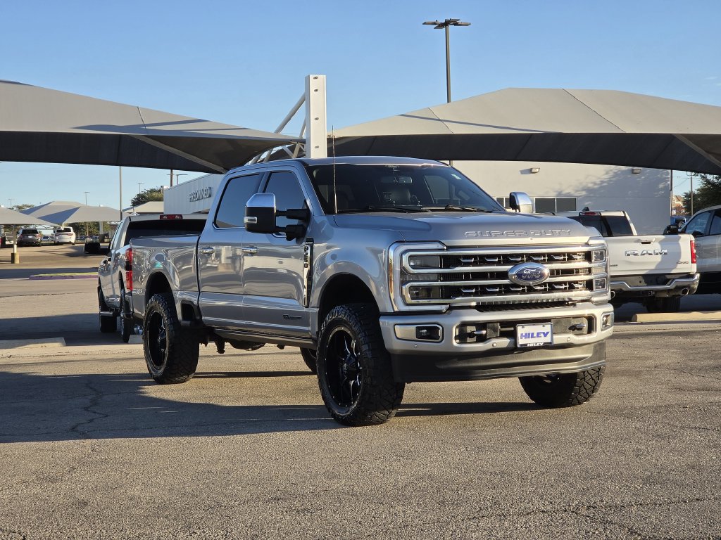 Used 2024 Ford F250 Platinum w/ FX4 Off-Road Package AWD/4WD image 3