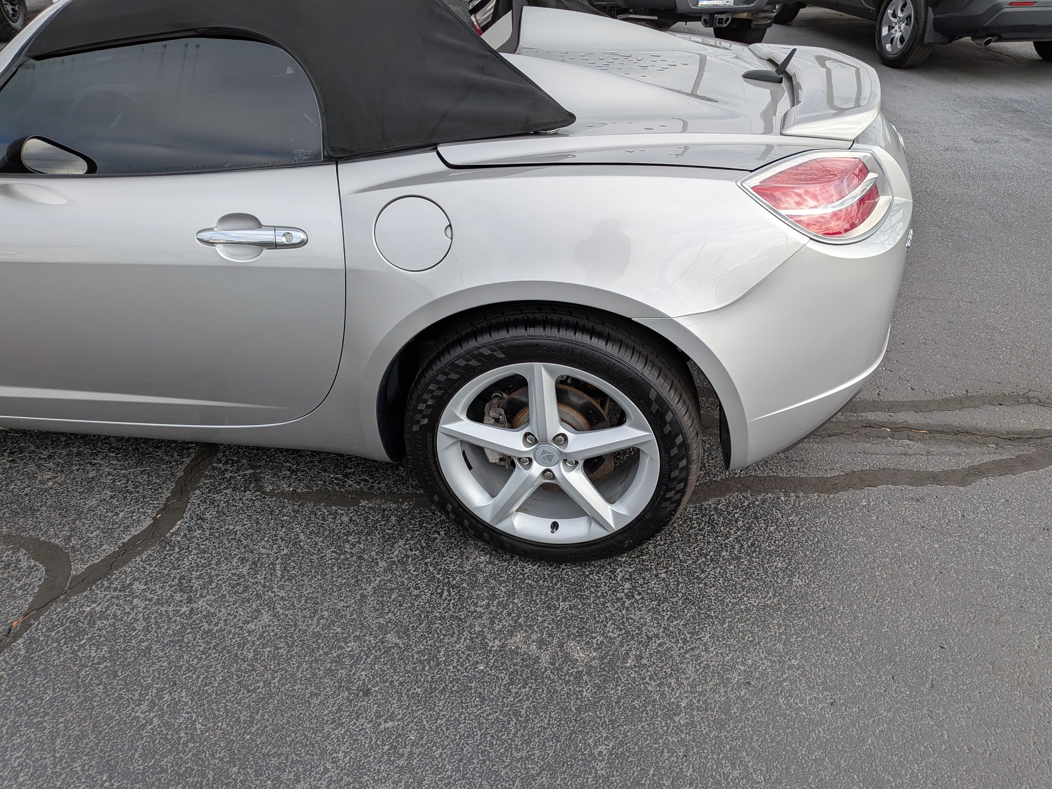 Used 2007 Saturn Sky w/ Premium Trim Pkg image 6