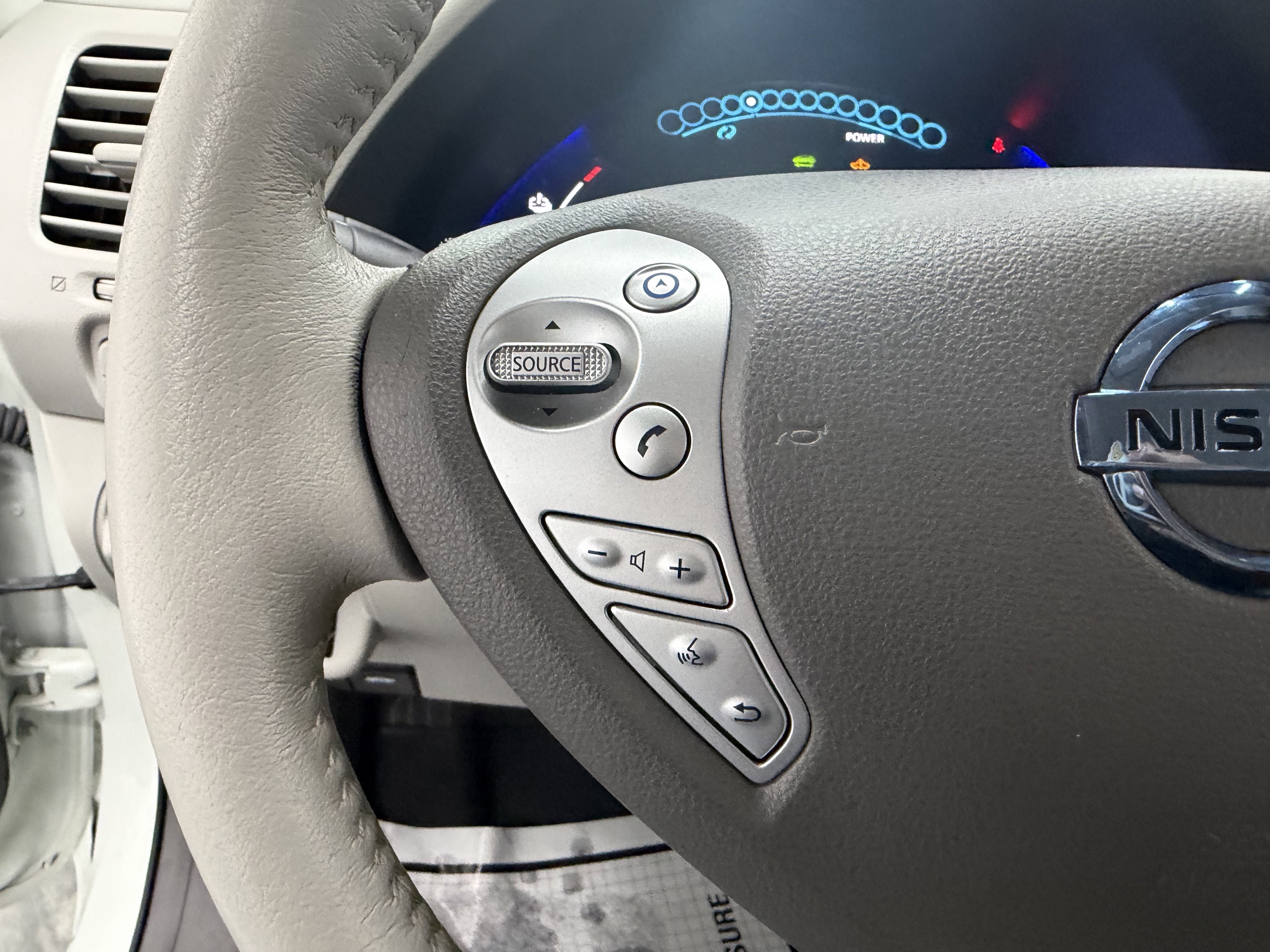 Used 2012 Nissan Leaf SV image 16