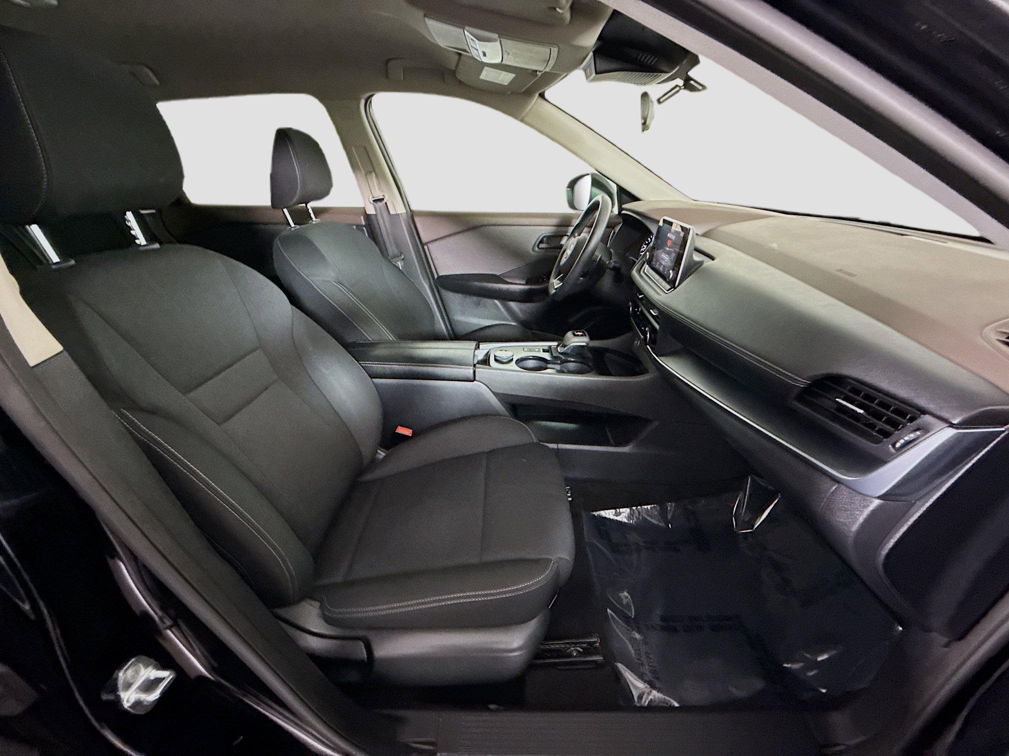 Used 2023 Nissan Rogue S image 29