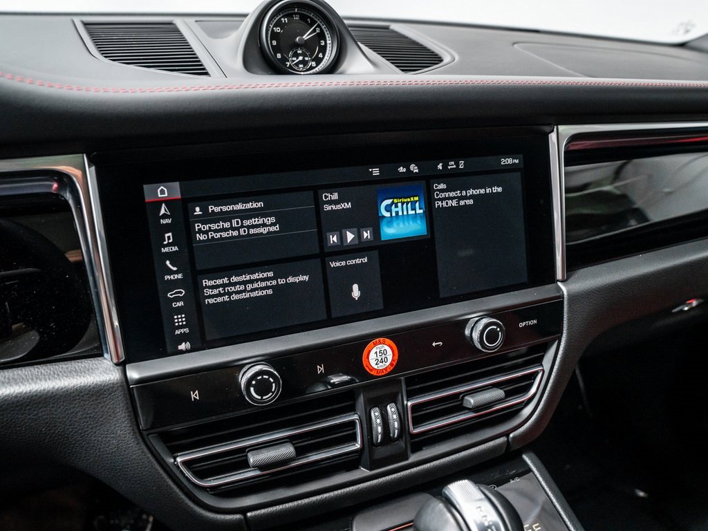 Used 2025 Porsche Macan image 17
