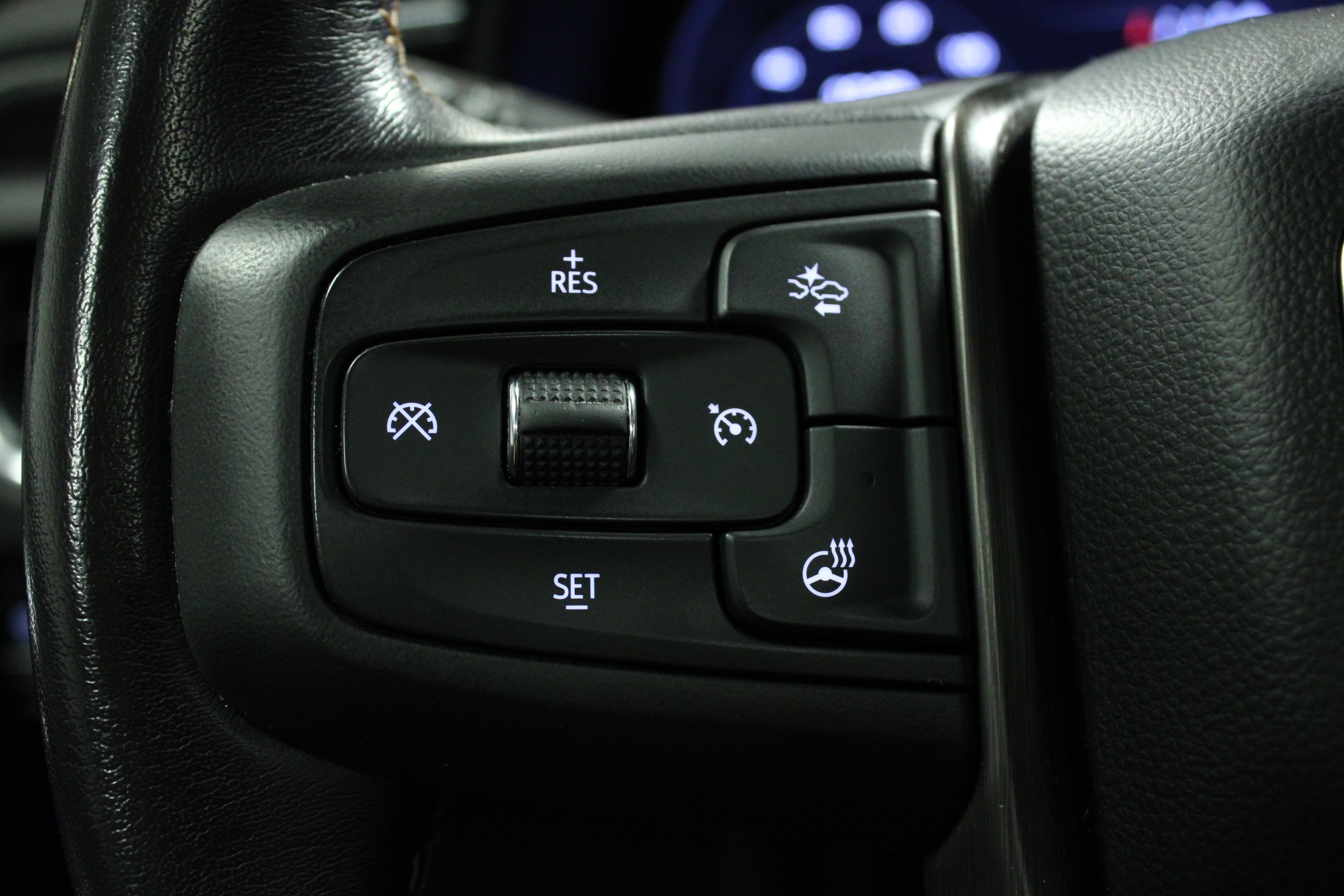 Used 2022 GMC Yukon AT4 w/ AT4 Premium Package AWD/4WD image 22