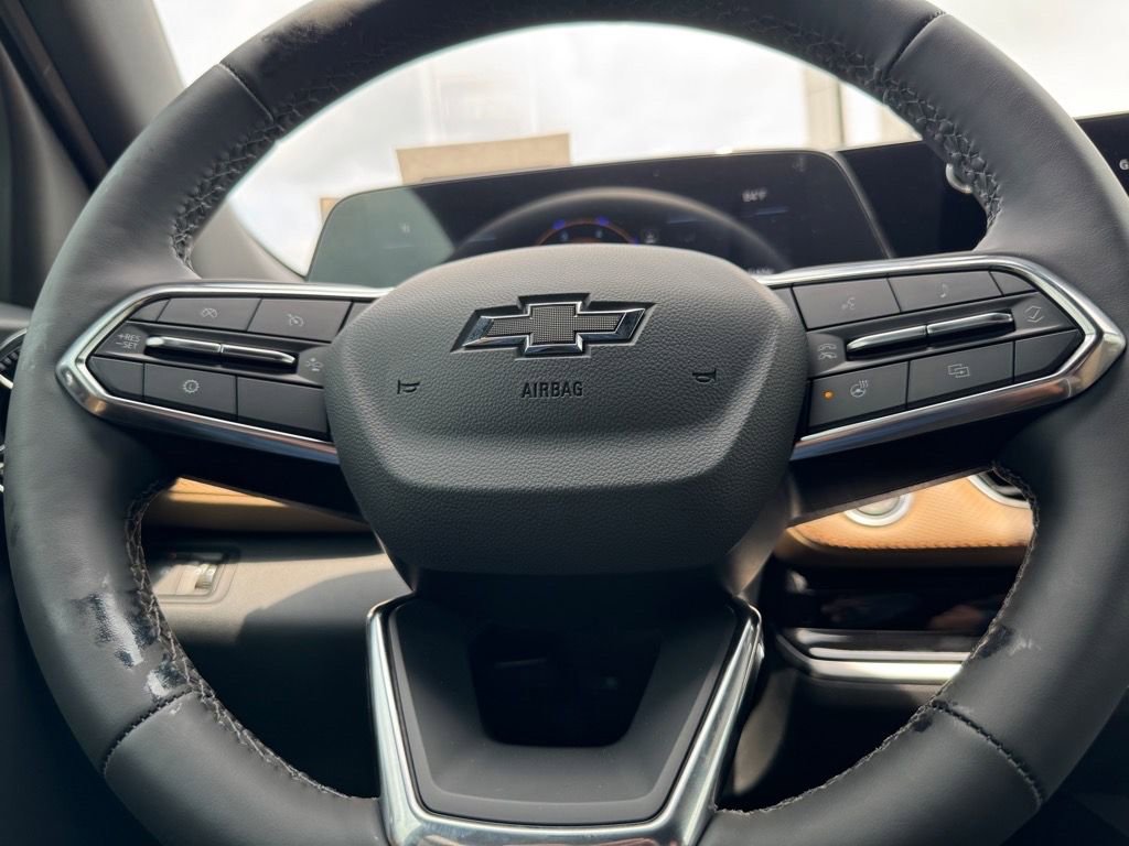 Used 2026 Chevrolet Equinox ACTIV w/ Convenience Package III image 20