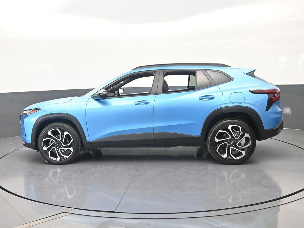 Used 2025 Chevrolet Trax RS FWD image 3