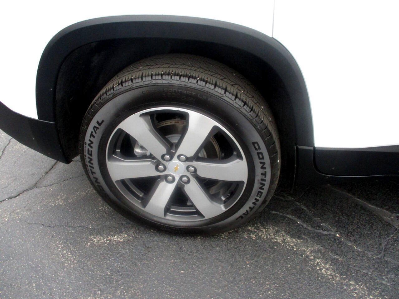 Used 2023 Chevrolet Traverse LT AWD/4WD image 18