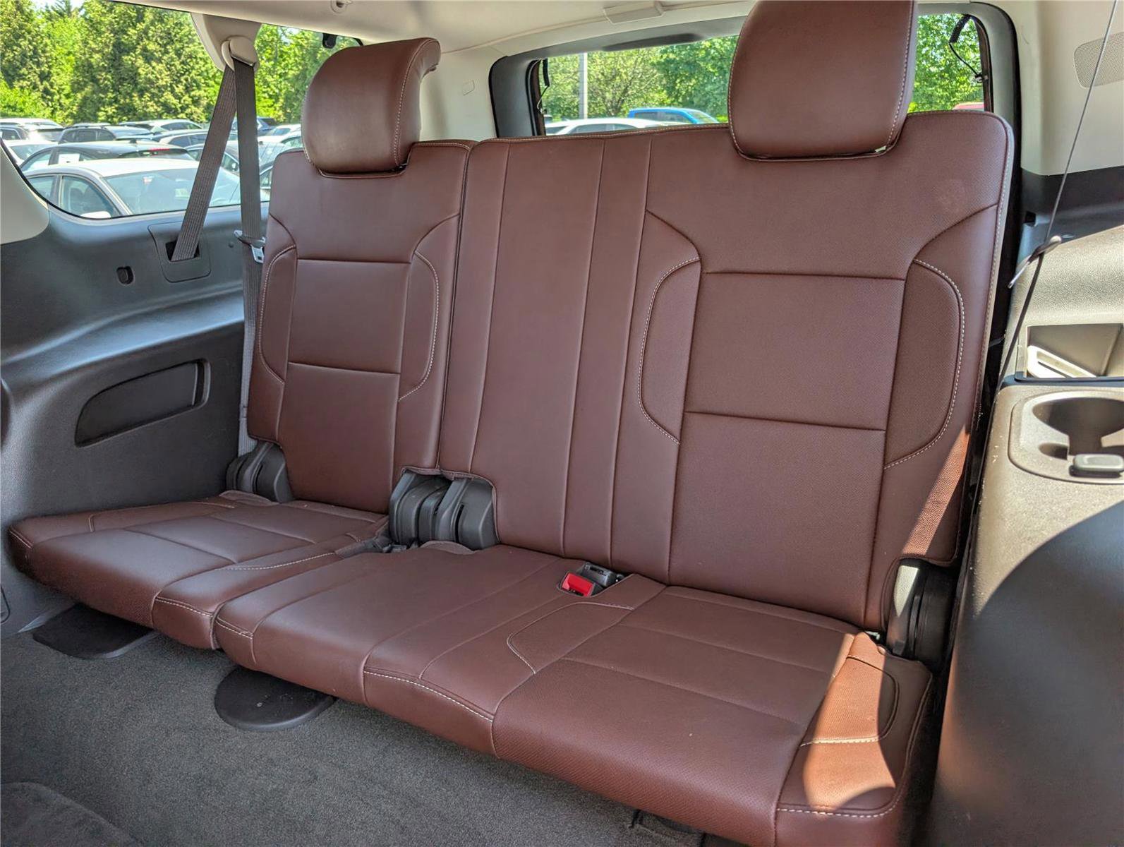 Used 2018 Chevrolet Suburban Premier AWD/4WD image 17