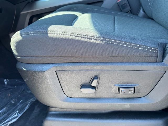 New 2026 RAM 2500 Big Horn AWD/4WD image 16