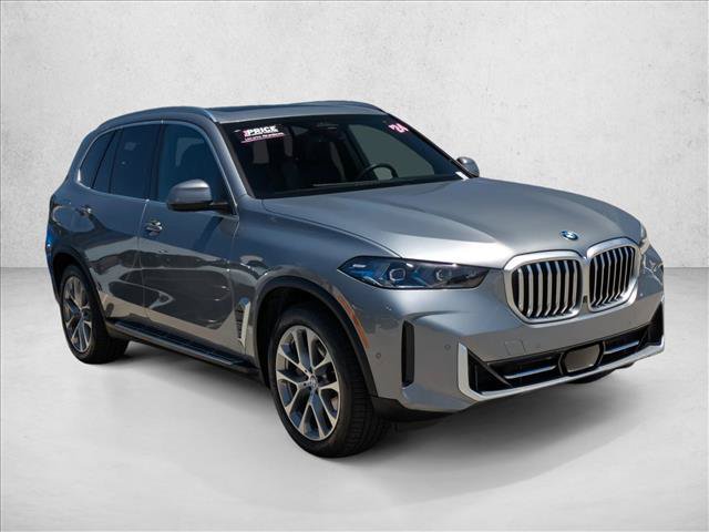 Used 2024 BMW X5 xDrive40i w/ Premium Package AWD/4WD image 3