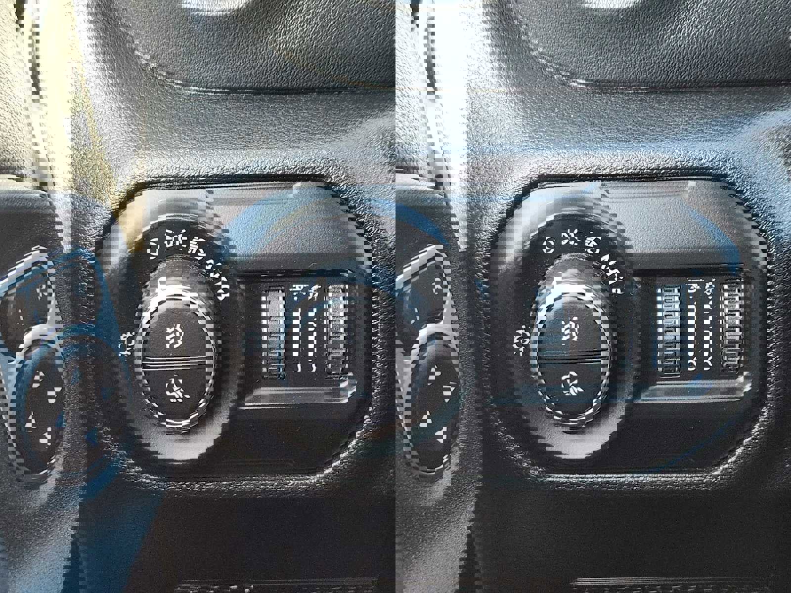 Used 2020 Jeep Gladiator Overland image 26