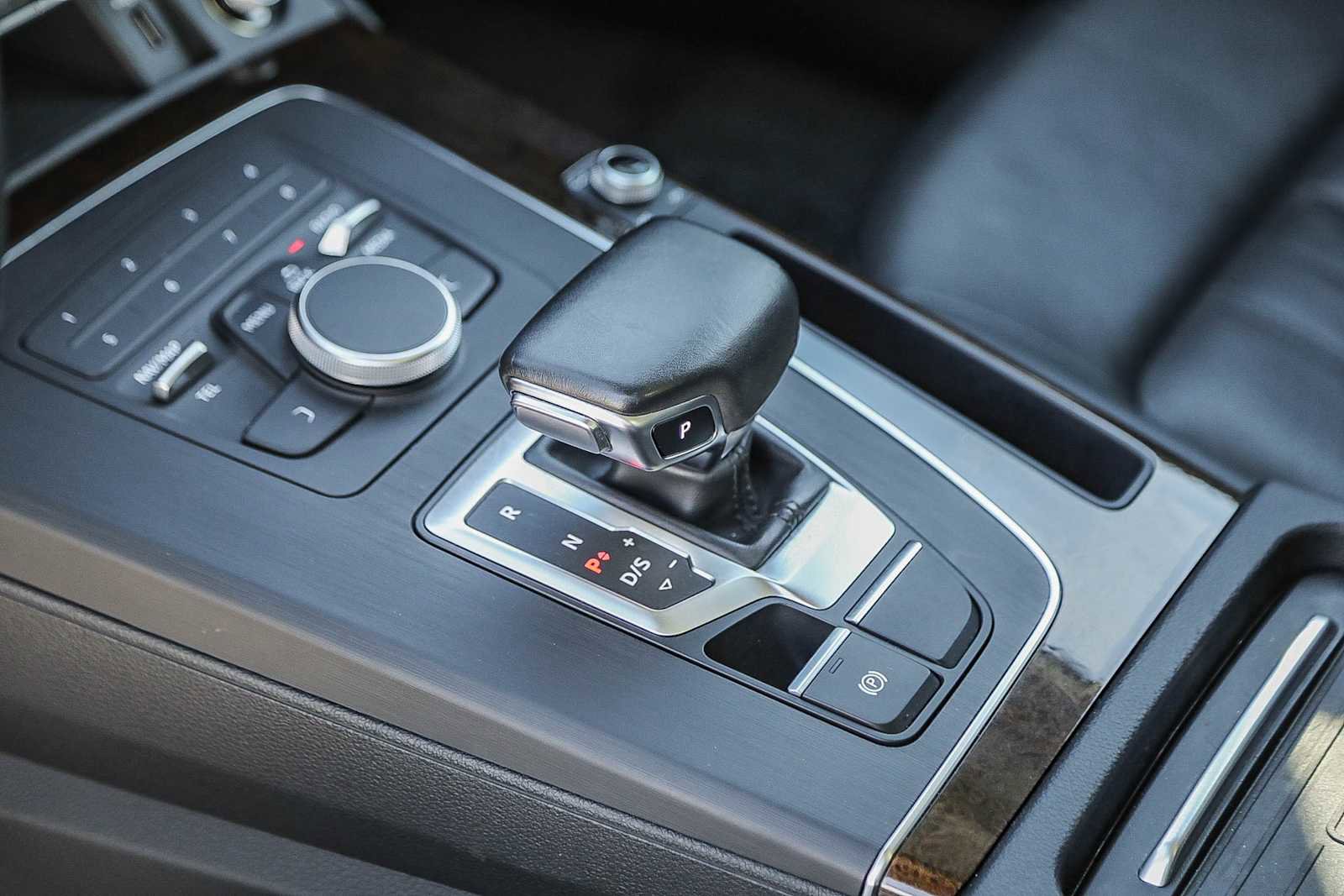 Used 2020 Audi Q5 2.0T Premium w/ Convenience Package image 19