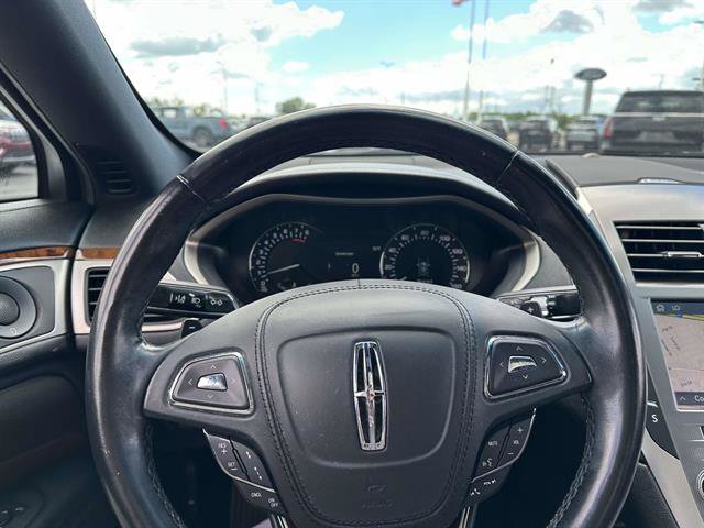 Used 2019 Lincoln MKZ Reserve FWD image 18