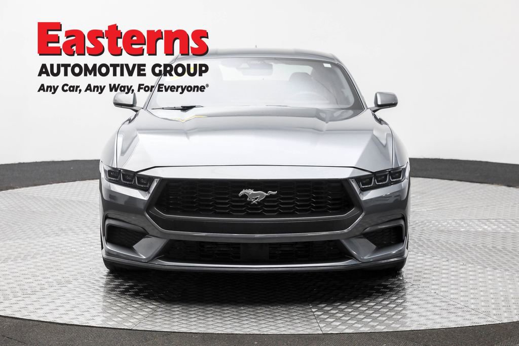 Used 2024 Ford Mustang Coupe image 2