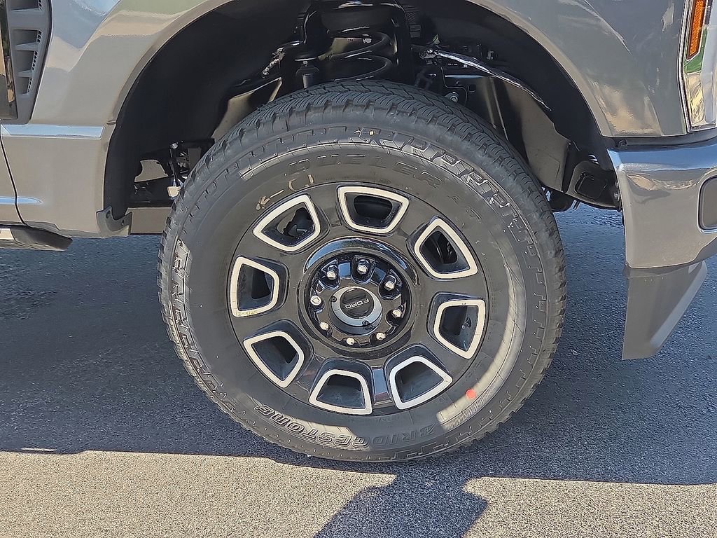 New 2026 Ford F250 Platinum image 7