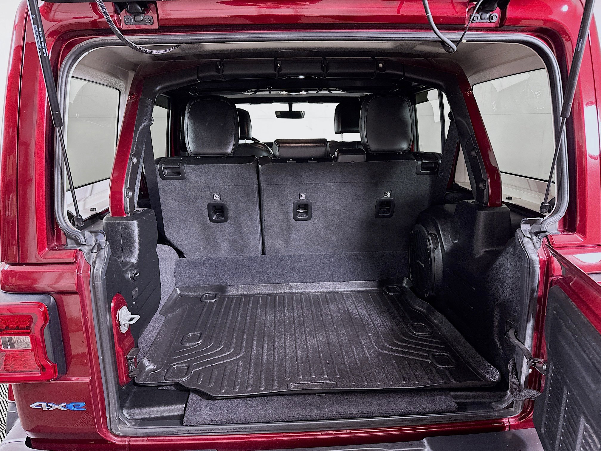 Used 2021 Jeep Wrangler Unlimited Sahara w/ Cold Weather Group image 24