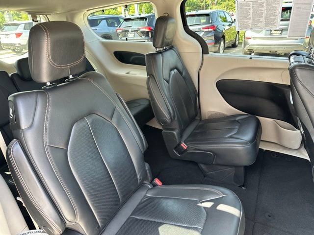 Used 2020 Chrysler Pacifica Touring-L Plus FWD image 20