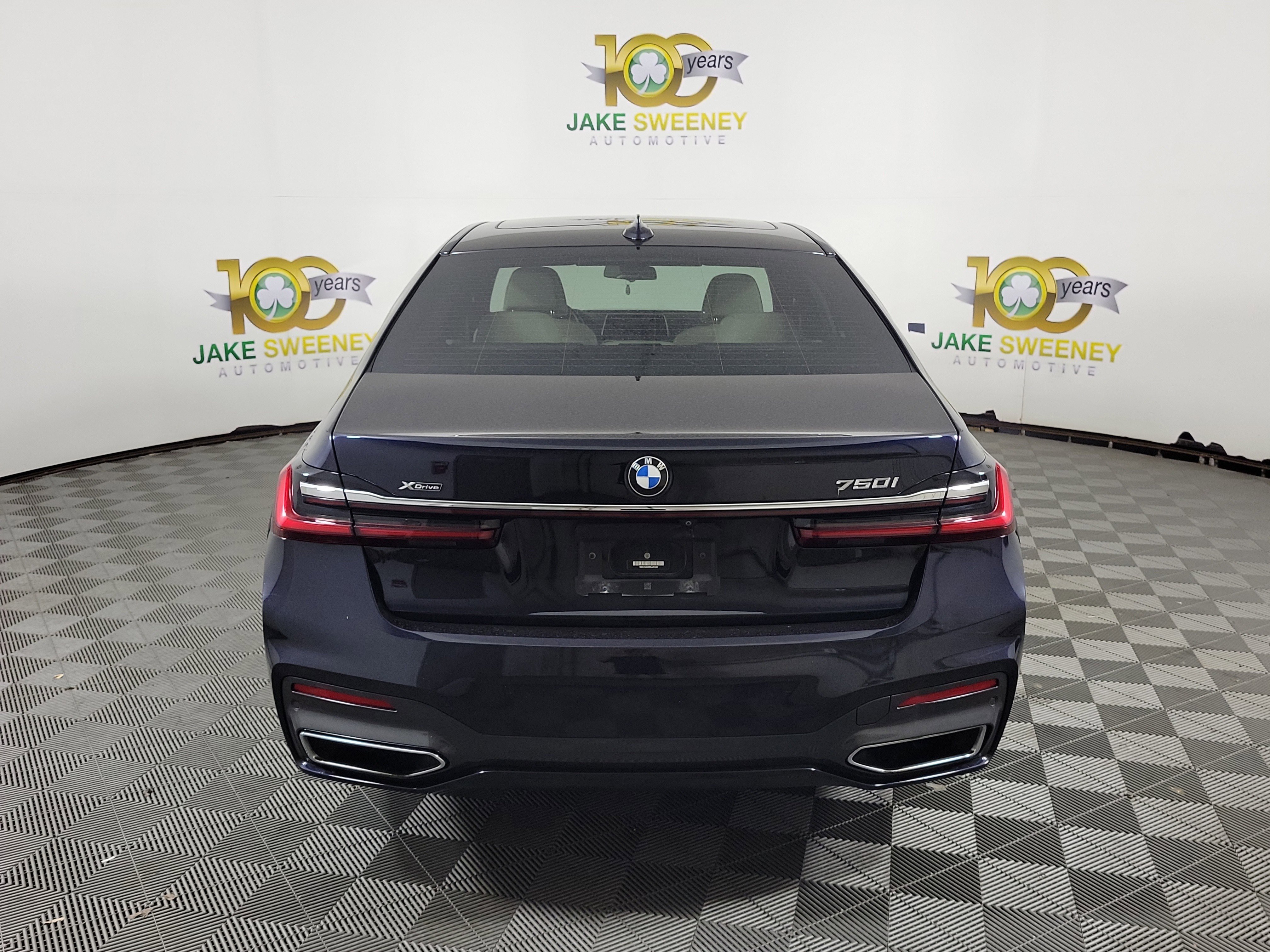 Used 2022 BMW 750i xDrive w/ M Sport Package AWD/4WD image 3