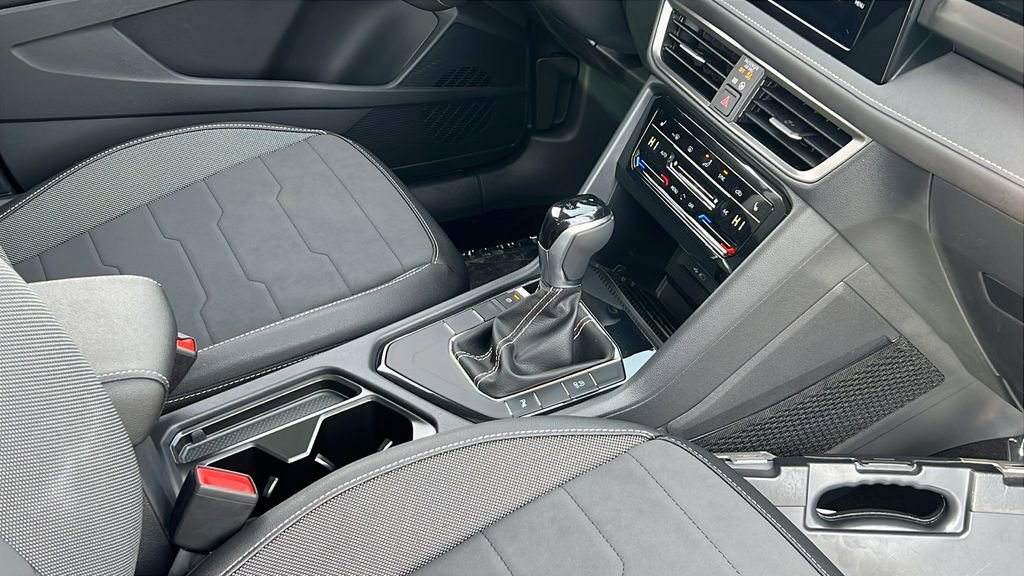 New 2026 Volkswagen Taos SE image 10