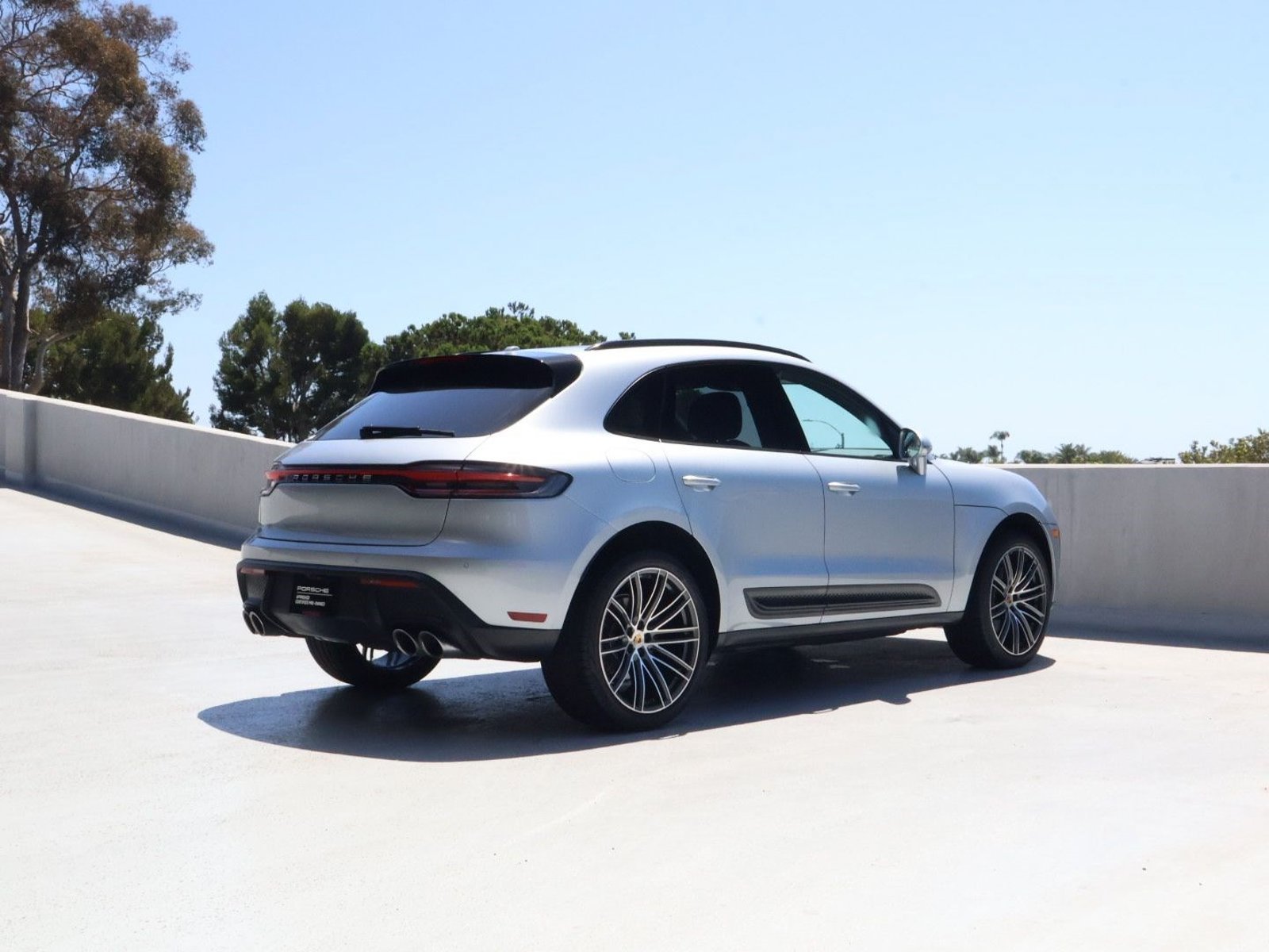 Certified 2026 Porsche Macan AWD/4WD image 8