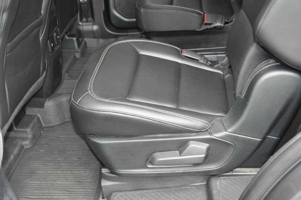 Used 2024 Ford Explorer XLT w/ Equipment Group 202A image 16