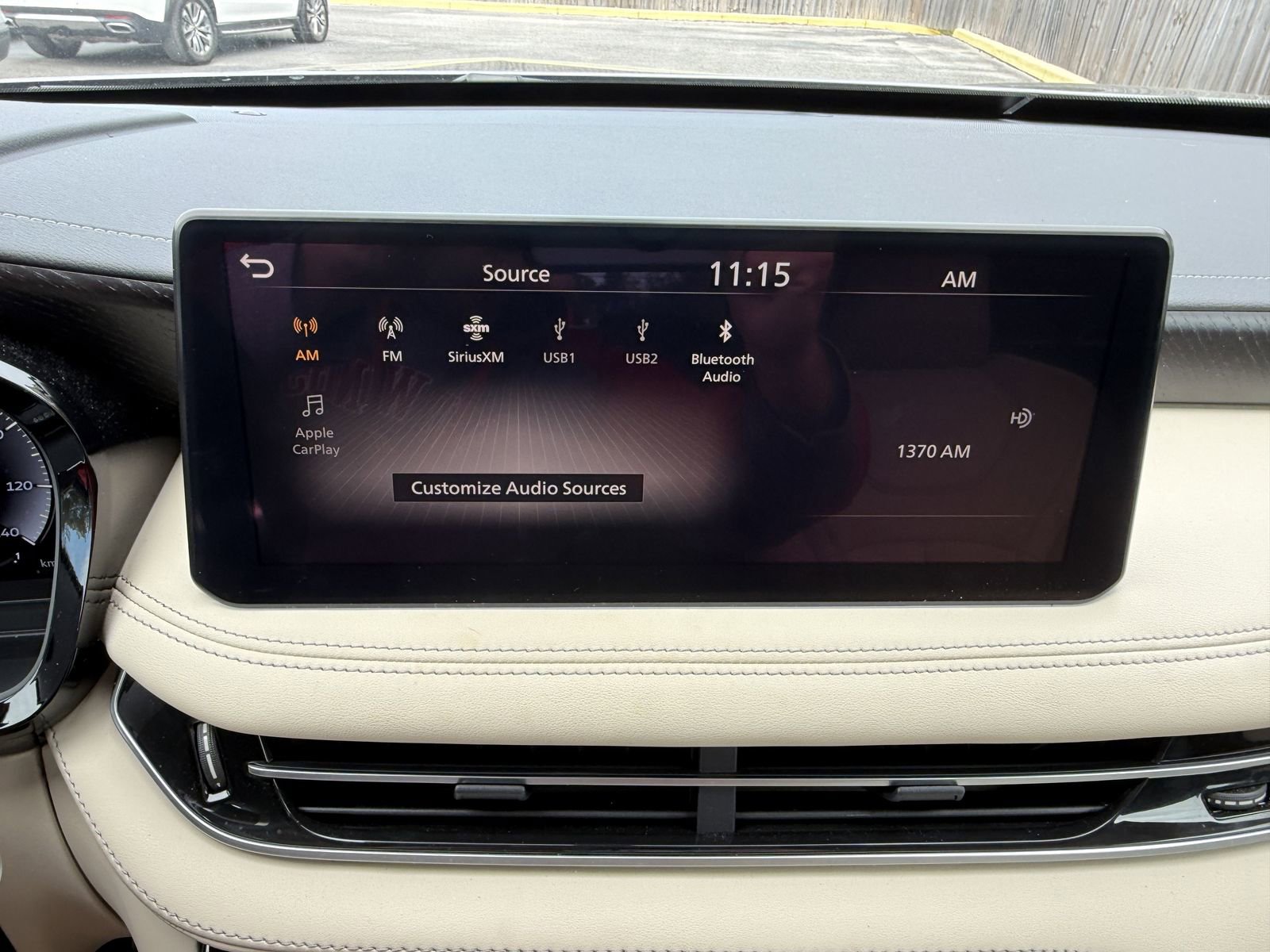 Used 2025 INFINITI QX60 Sensory image 32