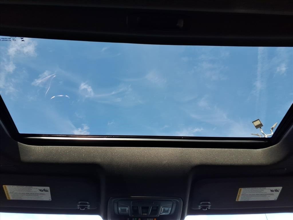 Used 2024 GMC Sierra 1500 AT4 w/ Technology Package image 17