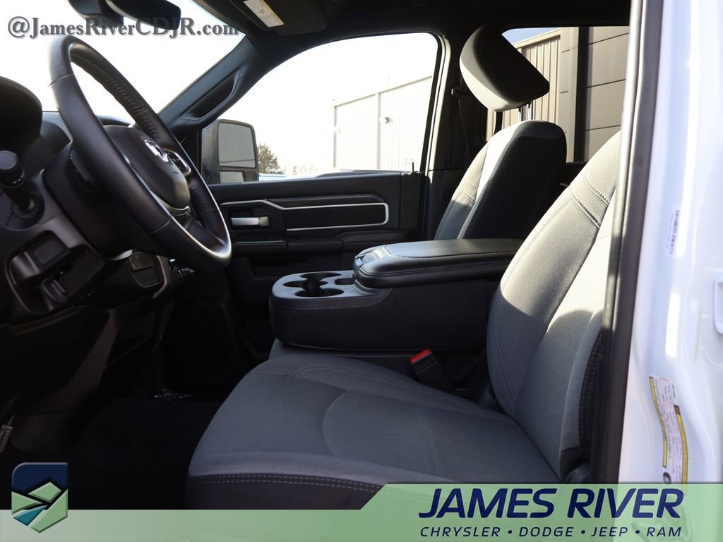 Used 2024 RAM 3500 Big Horn AWD/4WD image 22