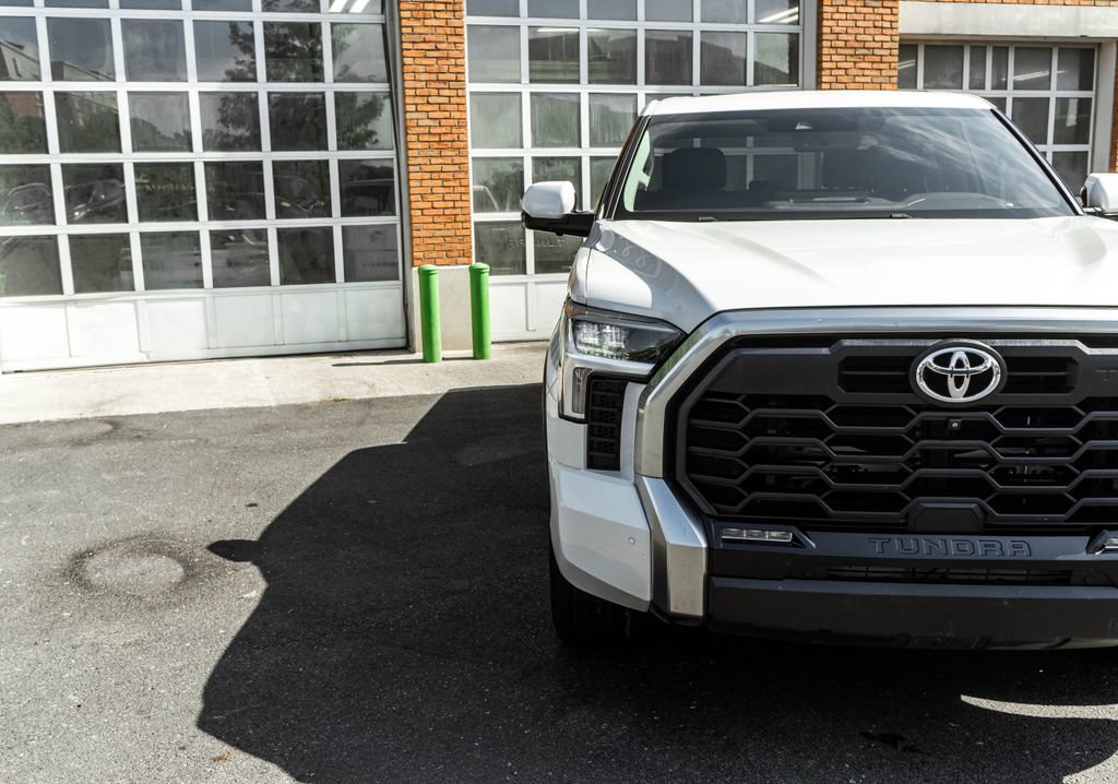 Used 2022 Toyota Tundra Limited AWD/4WD image 36