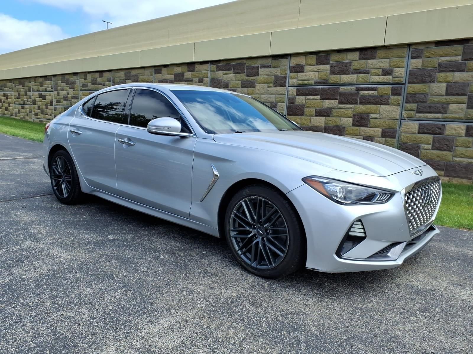 Used 2019 Genesis G70 2.0T Advanced RWD image 1