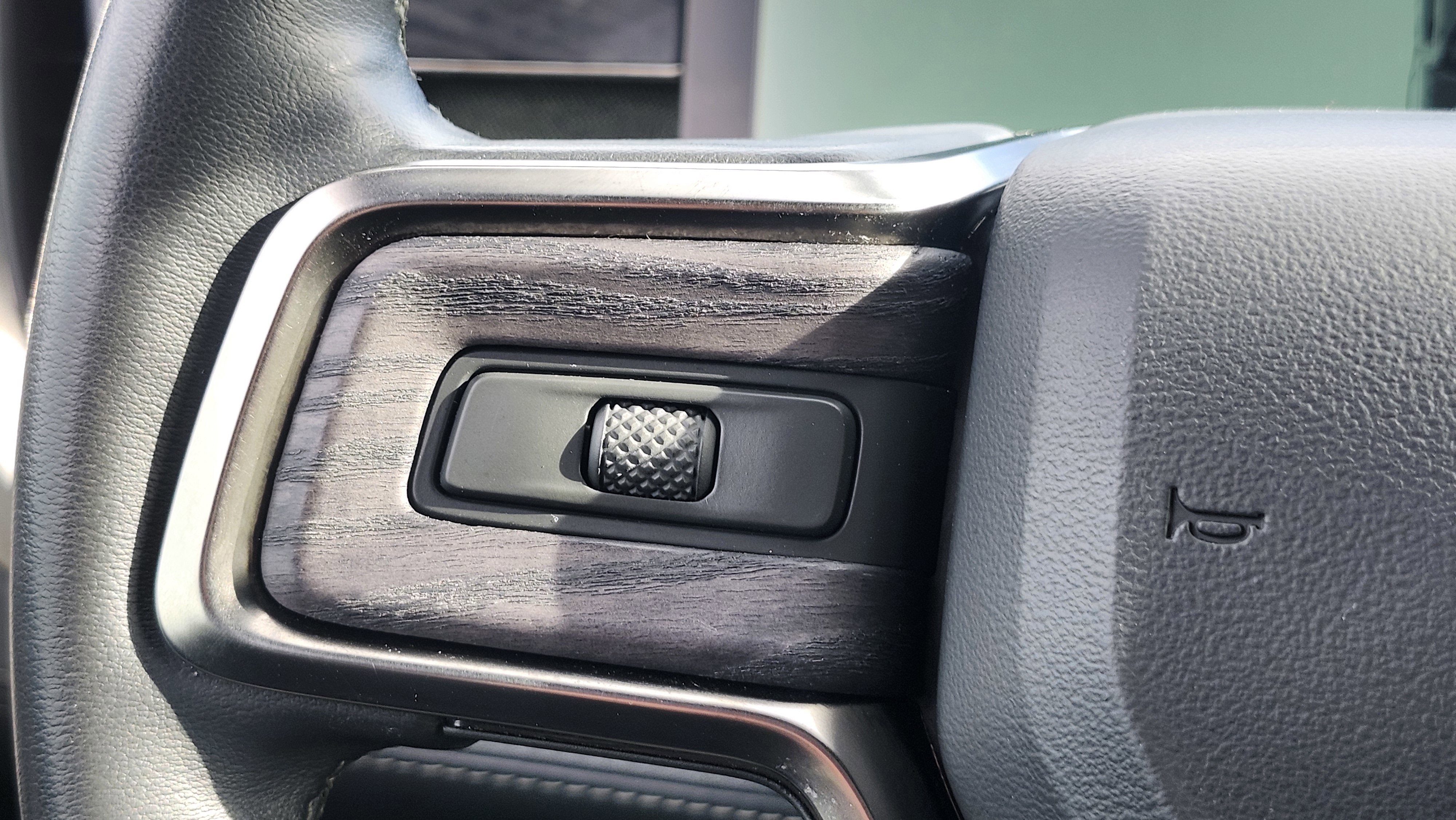 Used 2022 Rivian R1T Launch Edition image 34