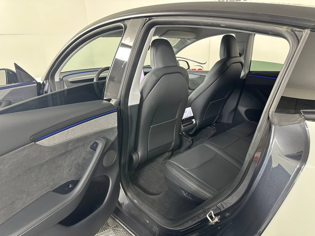 Used 2026 Tesla Model Y AWD image 25
