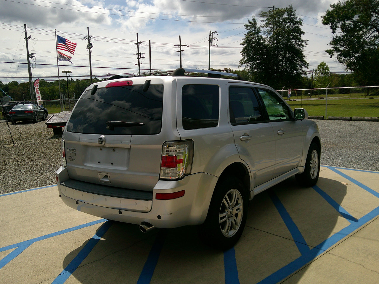 Used 2010 Mercury Mariner Premier image 3