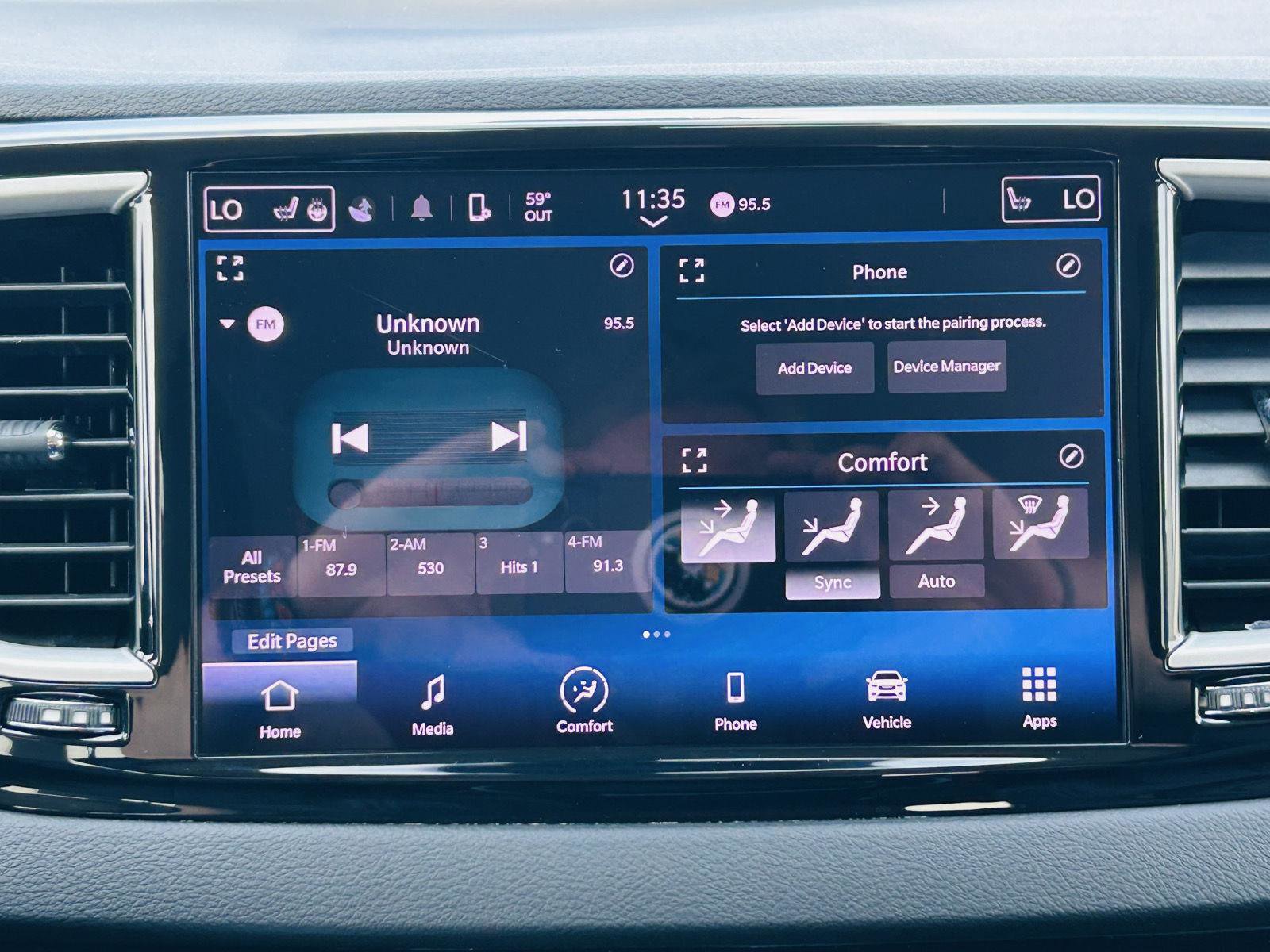 Used 2023 Chrysler Pacifica Touring-L image 21