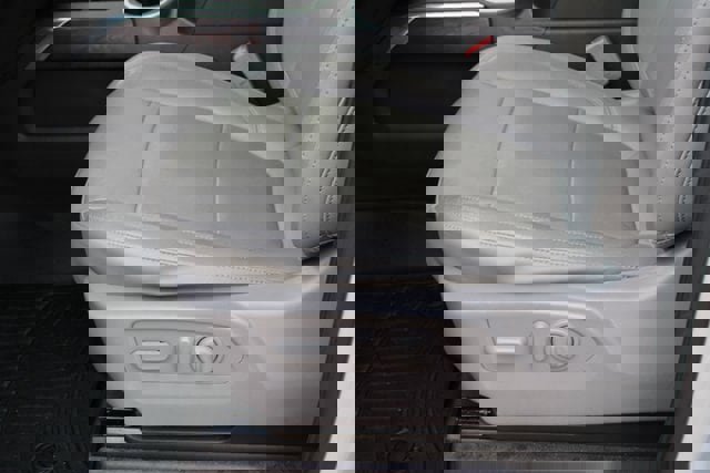 Used 2020 GMC Sierra 1500 SLT w/ SLT Premium Package image 14