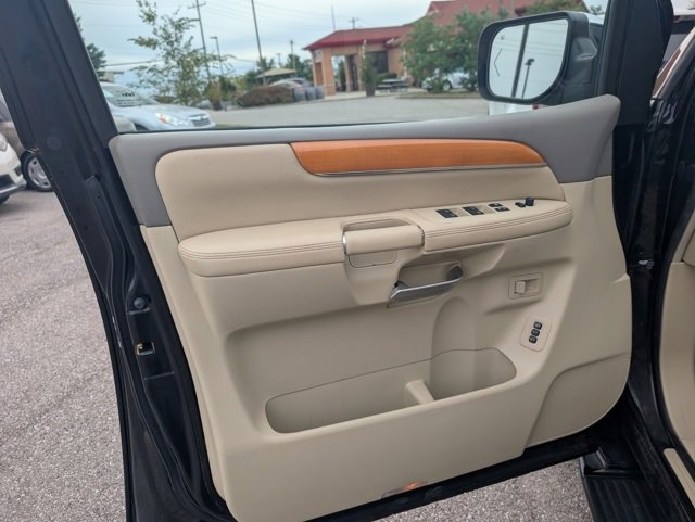 Used 2010 INFINITI QX56 4WD image 8