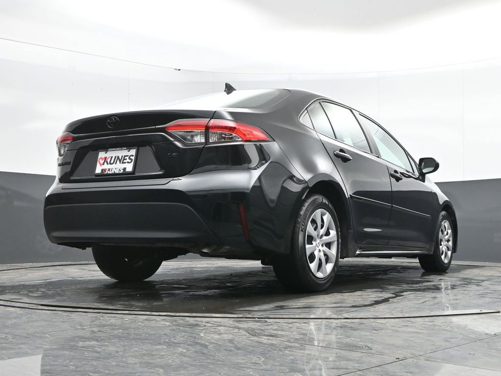 Used 2024 Toyota Corolla LE image 43