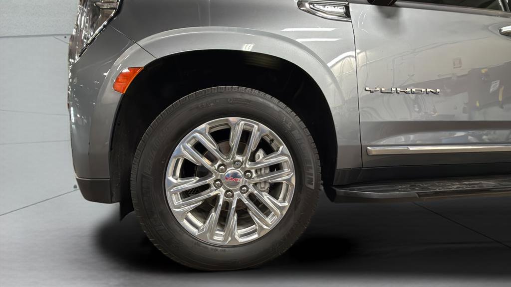 Used 2021 GMC Yukon XL SLT w/ Rear Media and Nav Package image 28