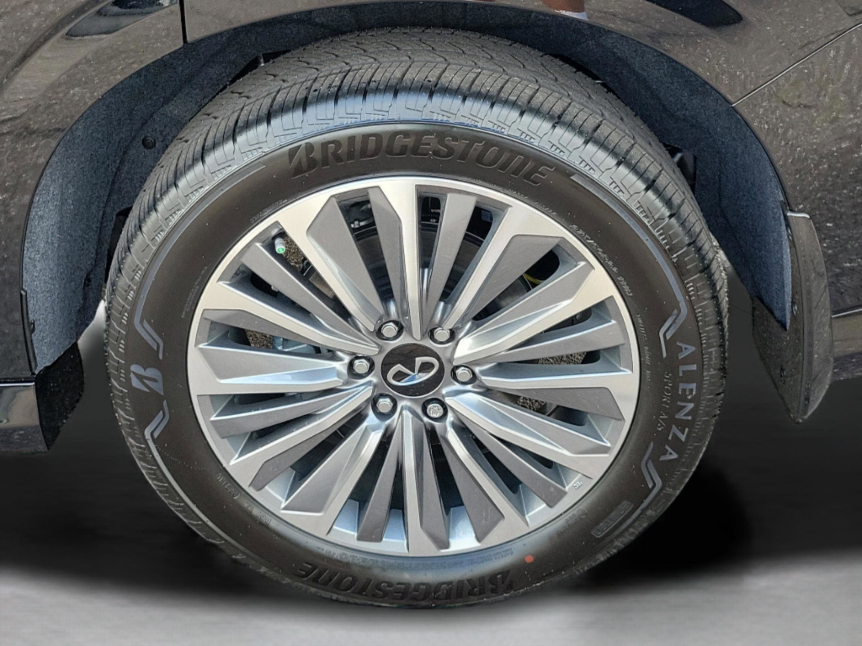 New 2026 INFINITI QX80 Luxe image 8