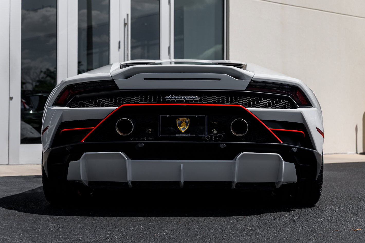 Used 2022 Lamborghini Huracan EVO RWD image 24